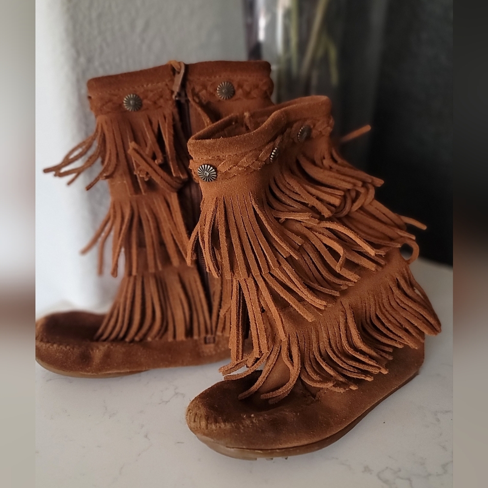 Minnetonka Brown Fringe Boots
